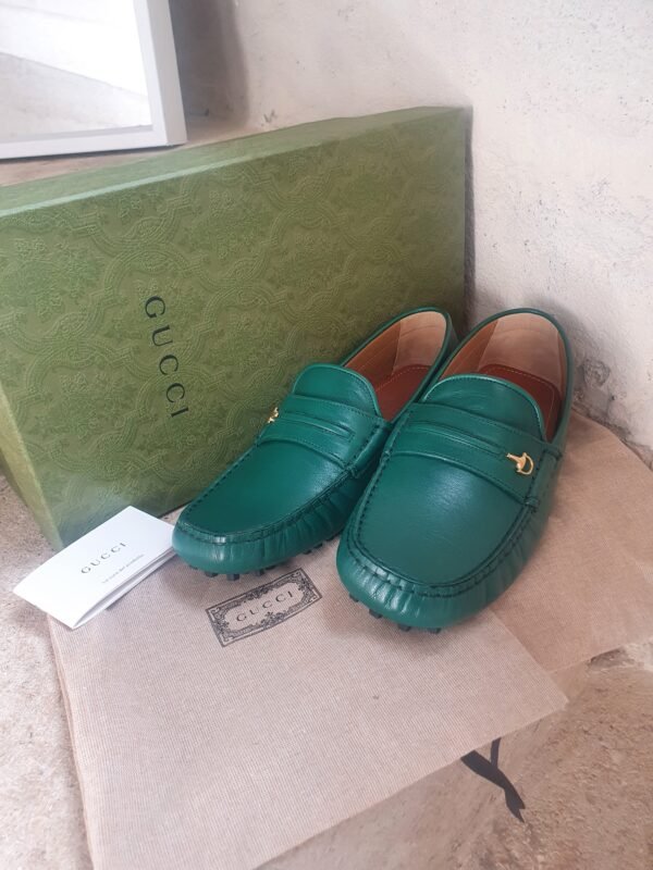 Mocassins en cuir Gucci avec boîte